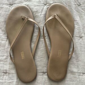 Tkees sandals.
